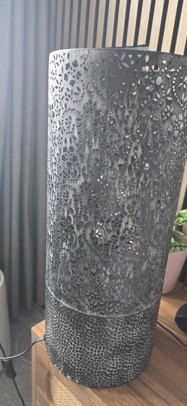 Metalen lamp met gaatjespatroon, Huis en Inrichting, Gebruikt, Zwart, Modern, Ophalen