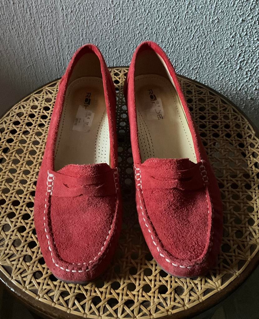 Prachtige rood suede leren instappers, mocassins Rohde 41, Kleding | Dames, Schoenen, Instappers, Ophalen of Verzenden, Zo goed als nieuw
