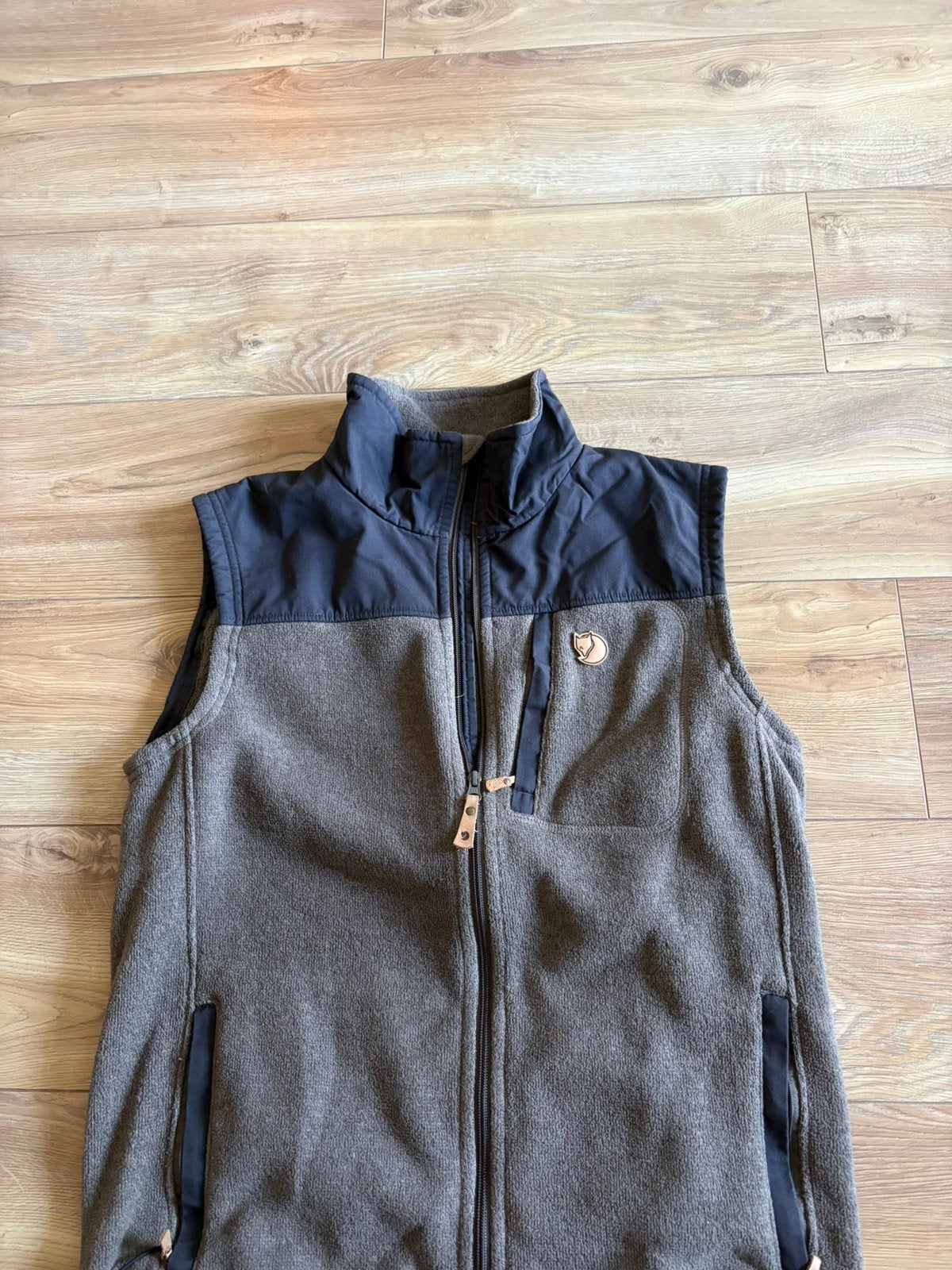 Fjällräven Buck Fleece Vest - Maat L, Verzenden, Zo goed als nieuw, Grijs