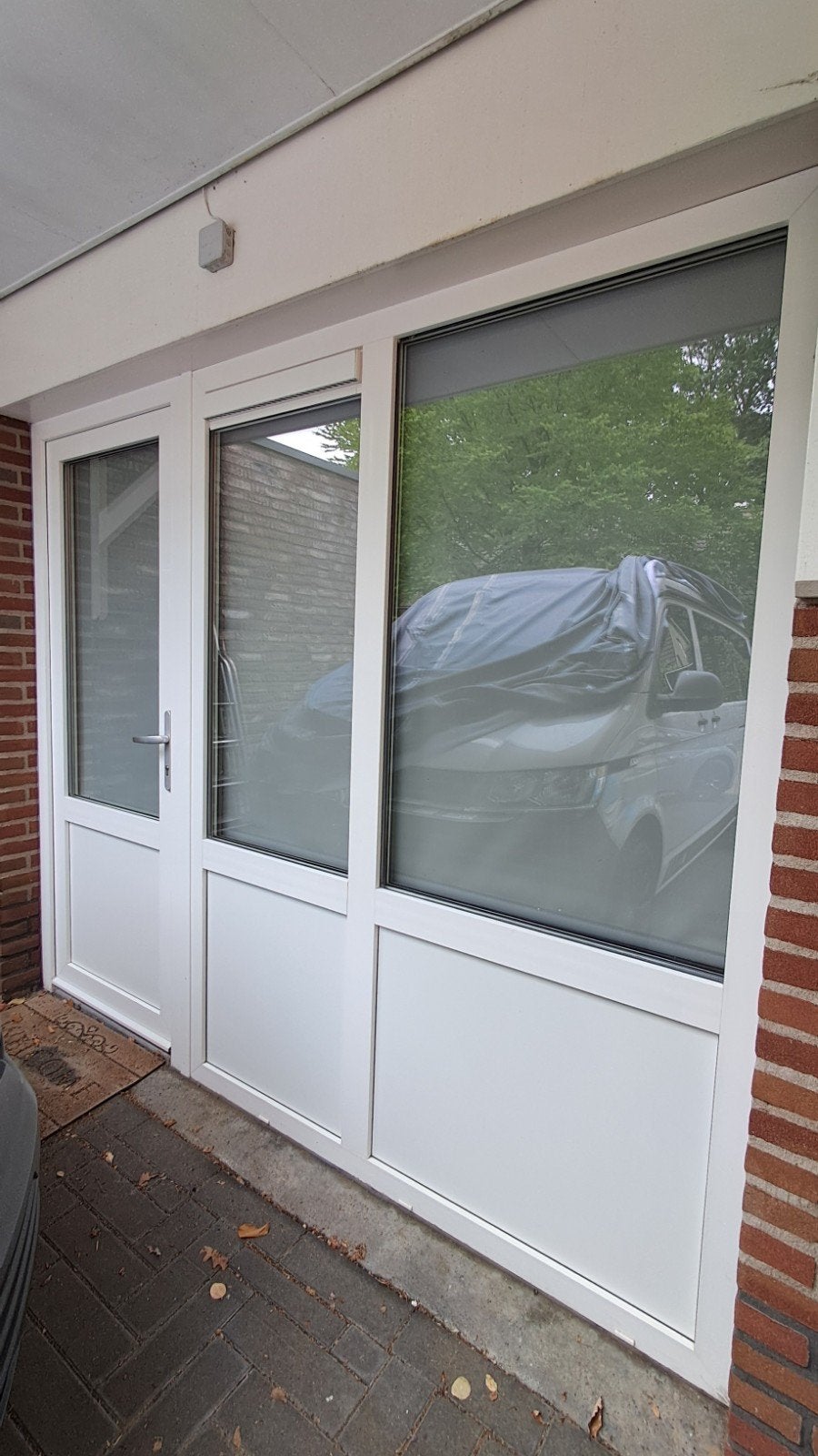 Kunstof (garage) kozijn met deur en twee ramen., Ophalen, Kunststof, Gebruikt, 150 tot 225 cm