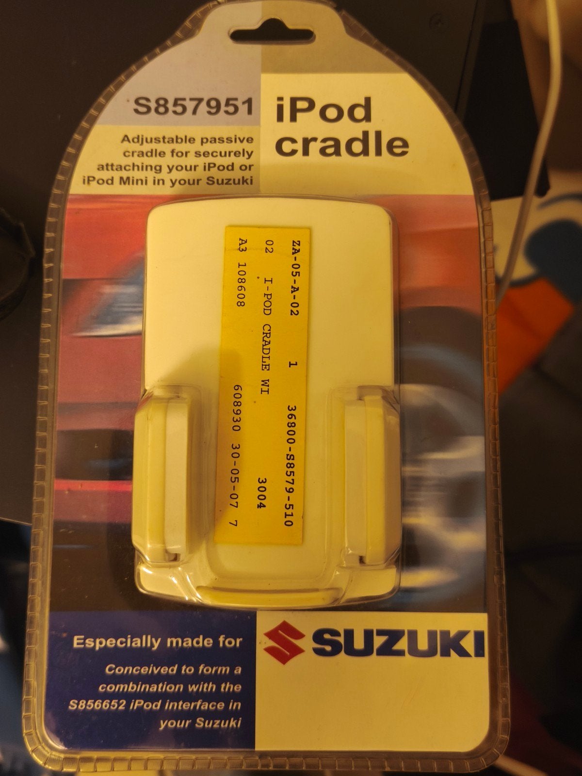 Suzuki iPod Cradle / Autohouder (2007) – New Old Stock, Ophalen of Verzenden, Nieuw