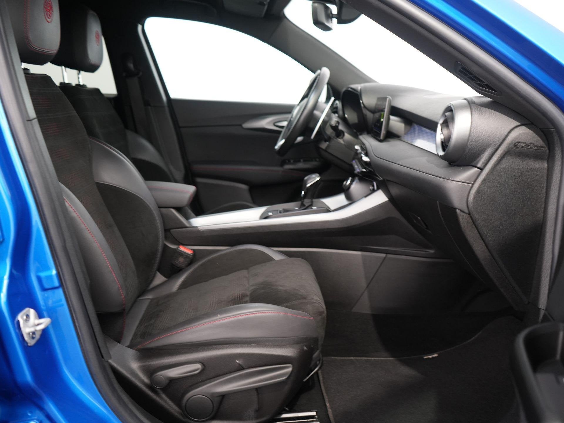Alfa Romeo Tonale 1.5T Hybrid Edizione Speciale | 20inch | C, Auto's, Gebruikt, Euro 6, 700 kg, Blauw
