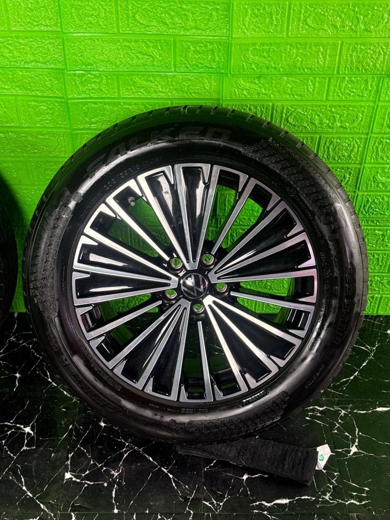 Nieuwe Originele VW Tiguan velgen 18" 5x112 Napoli 9mm EX, Niet ingevuld, 18 inch, Gebruikt, Banden en Velgen
