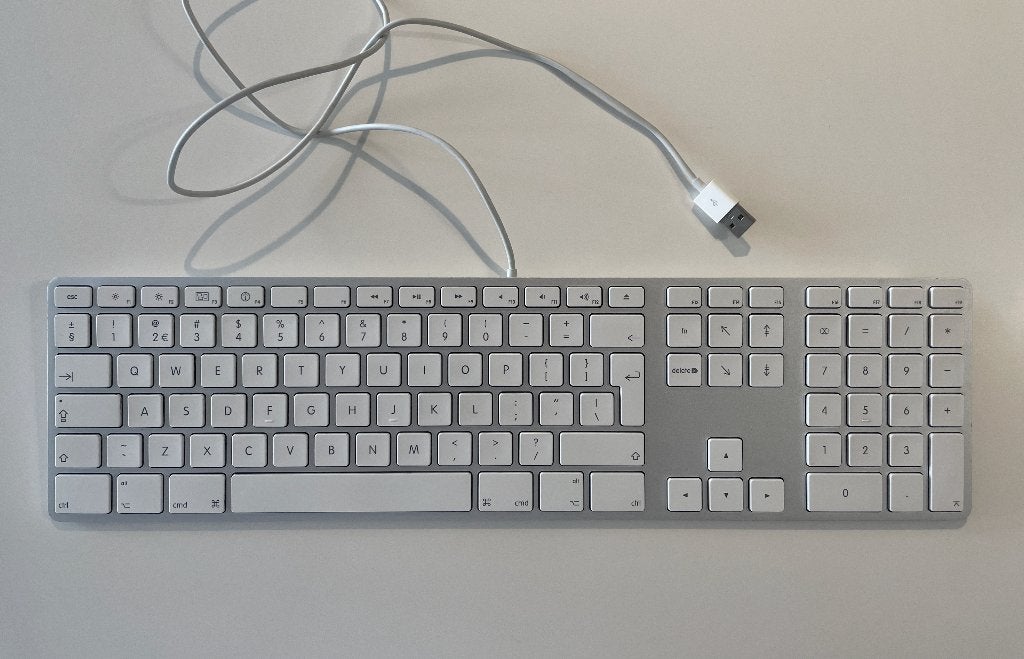 Apple A1243 Keyboard (esc toets defect), Computers en Software, Gebruikt, Ophalen of Verzenden, Ergonomisch, Qwerty