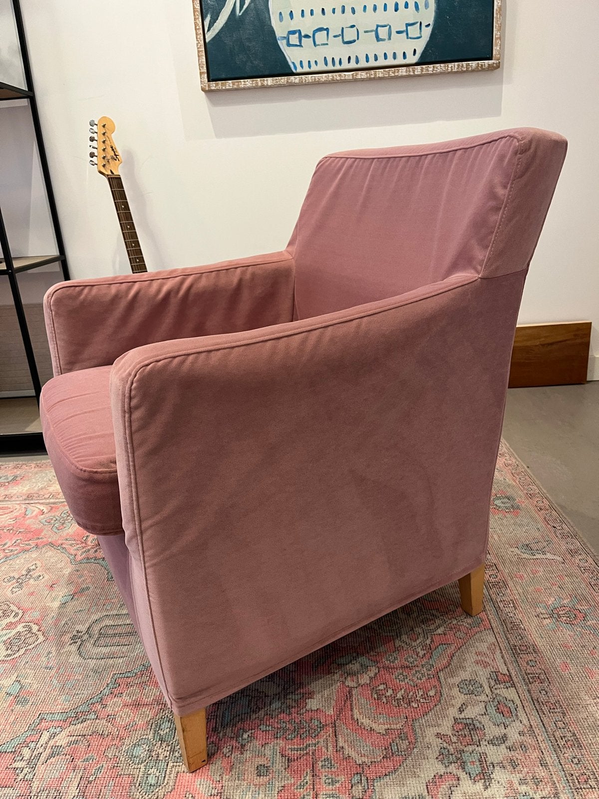 Ikea Karlstad, roze fauteuil, Huis en Inrichting, Fauteuils, Ophalen, Zo goed als nieuw, Stof, 75 tot 100 cm