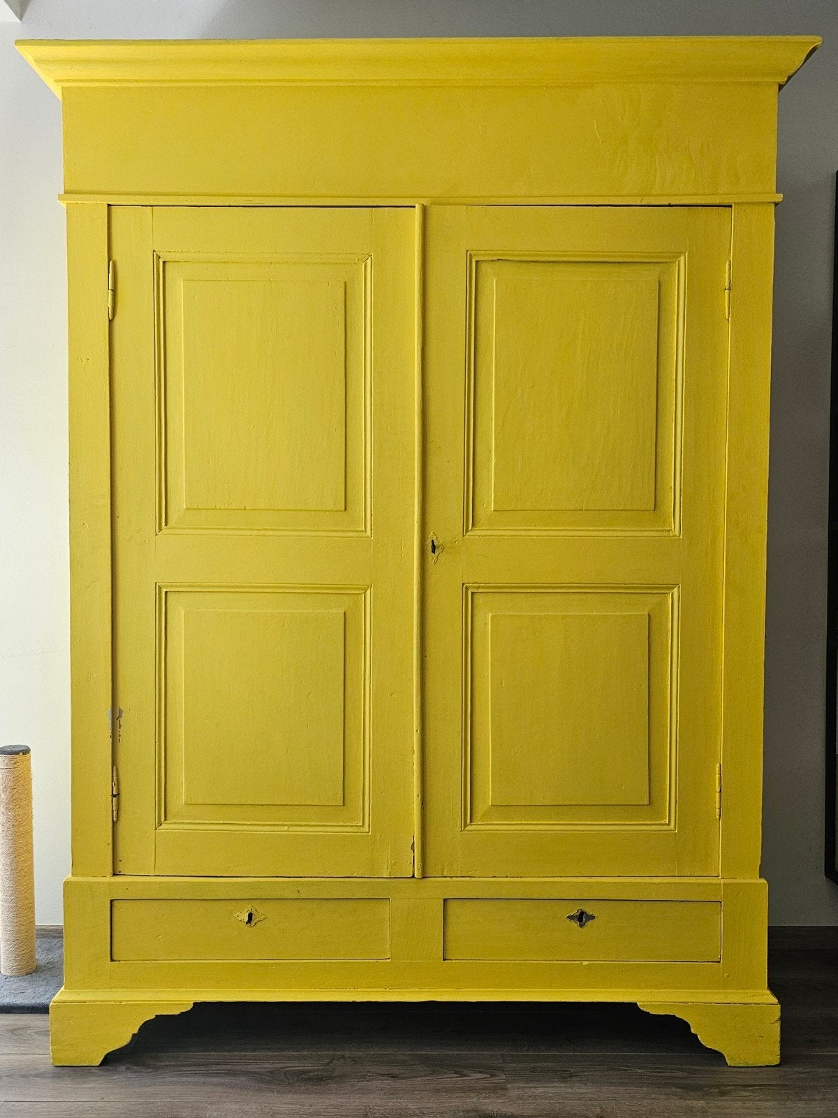 Landelijke houten kast, Ophalen
