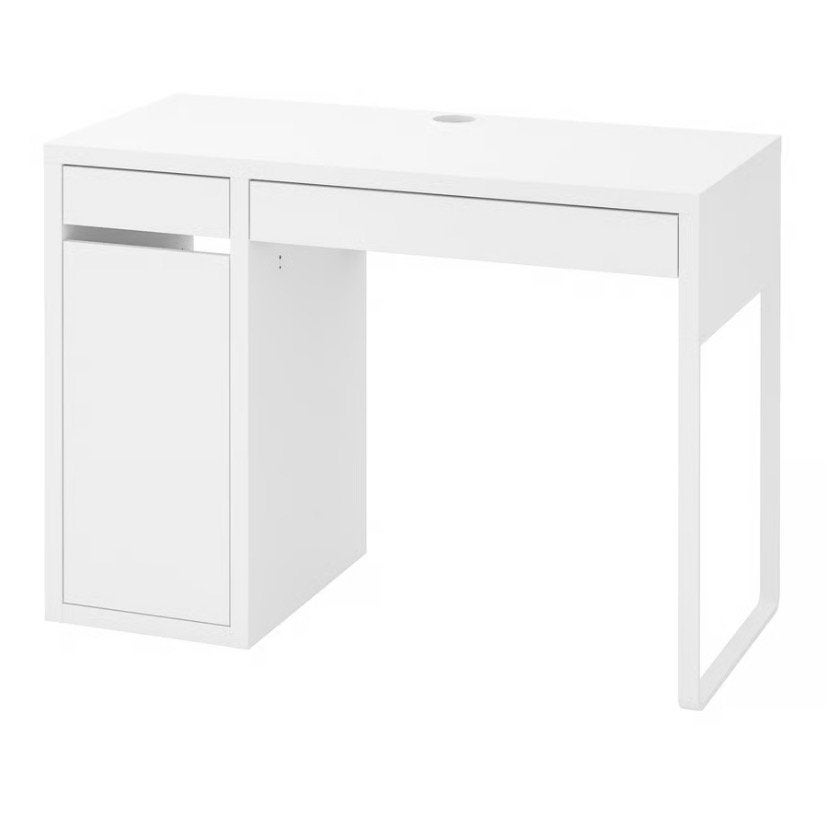 Ikea MICKE bureau 2x, Ophalen, Kinderbureau, Zo goed als nieuw, IKEA