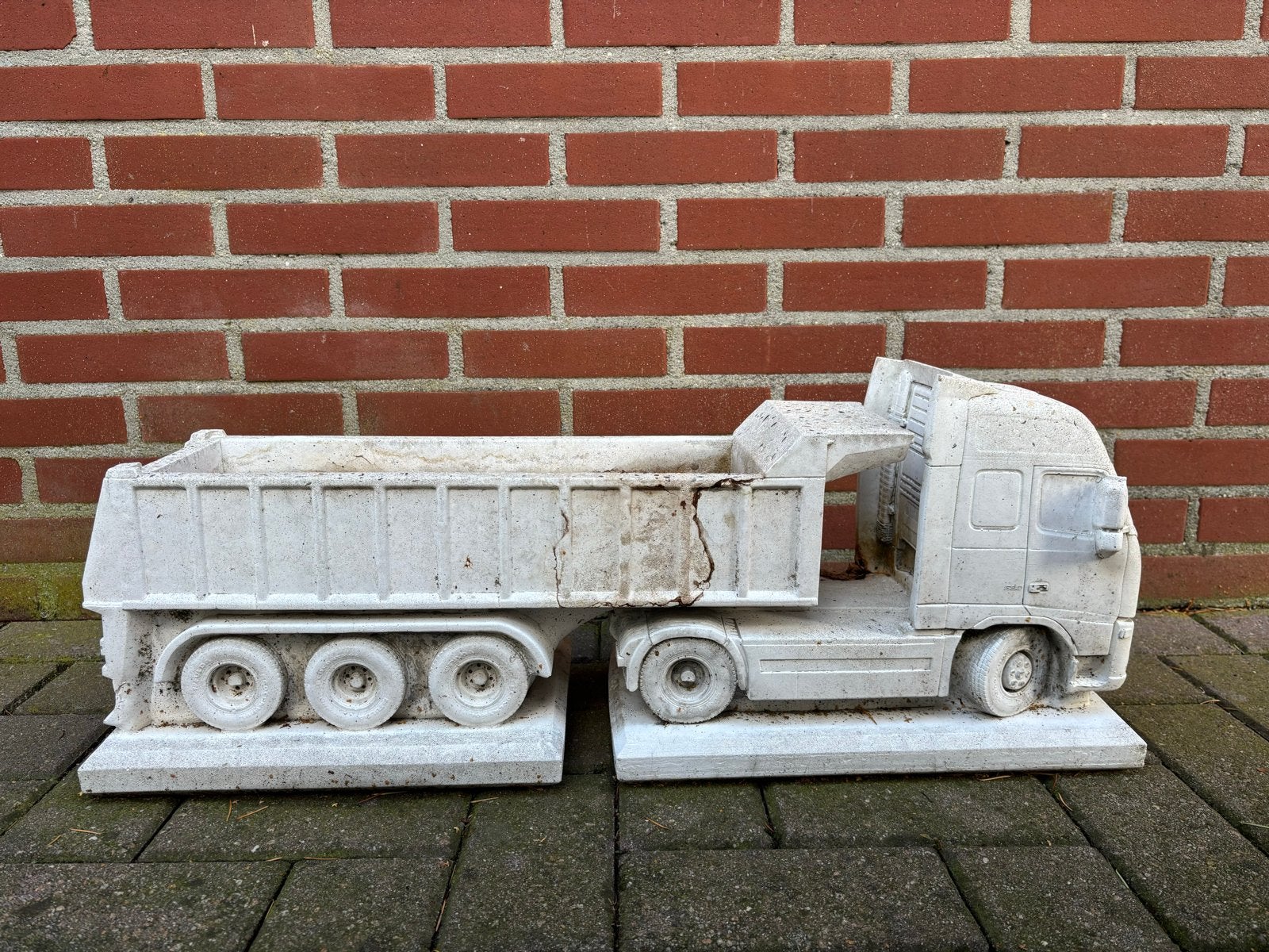 Betonnen bloembak vrachtwagen - uniek en robuust, Gebruikt, 100 cm of meer, Balkon, Ophalen of Verzenden