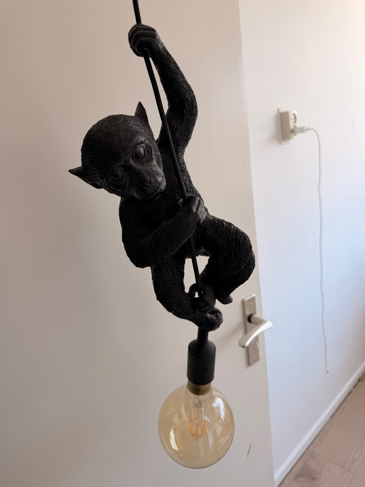Aap lamp - Zwarte hanglamp in de vorm van een aap, Ophalen of Verzenden, Zo goed als nieuw