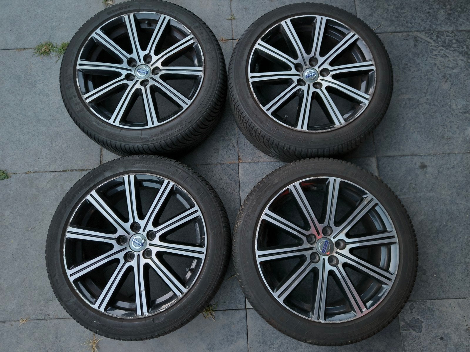 Volvo Titania 18 inch velgen (met winterbanden), Ophalen