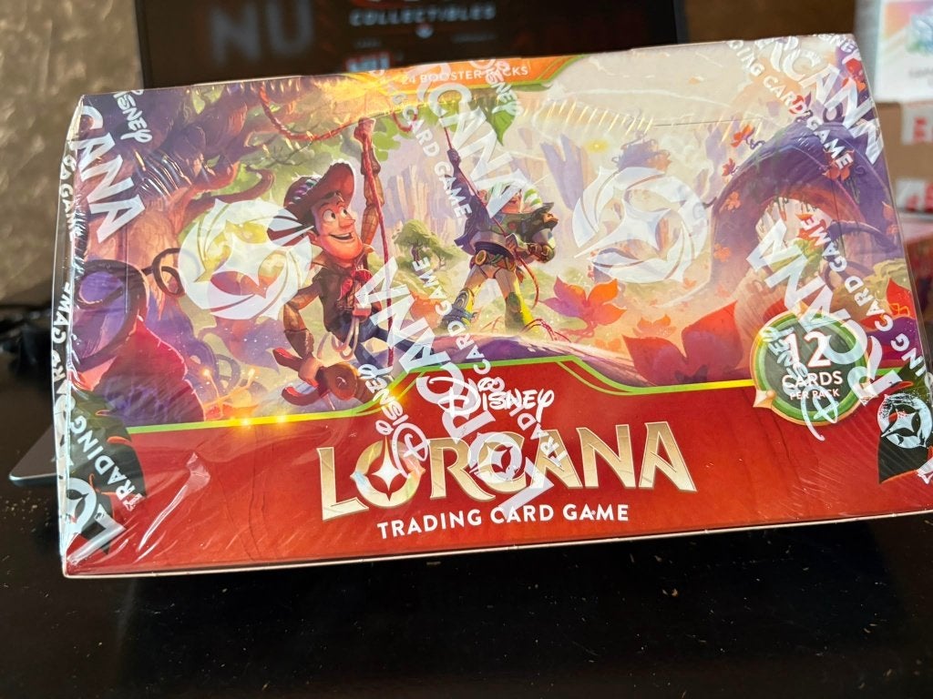 DISNEY LORCANA: WILDS UNKNOWN!, Ophalen of Verzenden, Zo goed als nieuw, Boosterbox, Foil