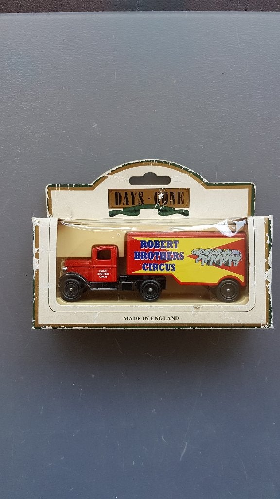 Days Gone Robert Brothers Circus Truck, Hobby en Vrije tijd, Modelauto's | 1:43, Ophalen of Verzenden, Nieuw, Bus of Vrachtwagen