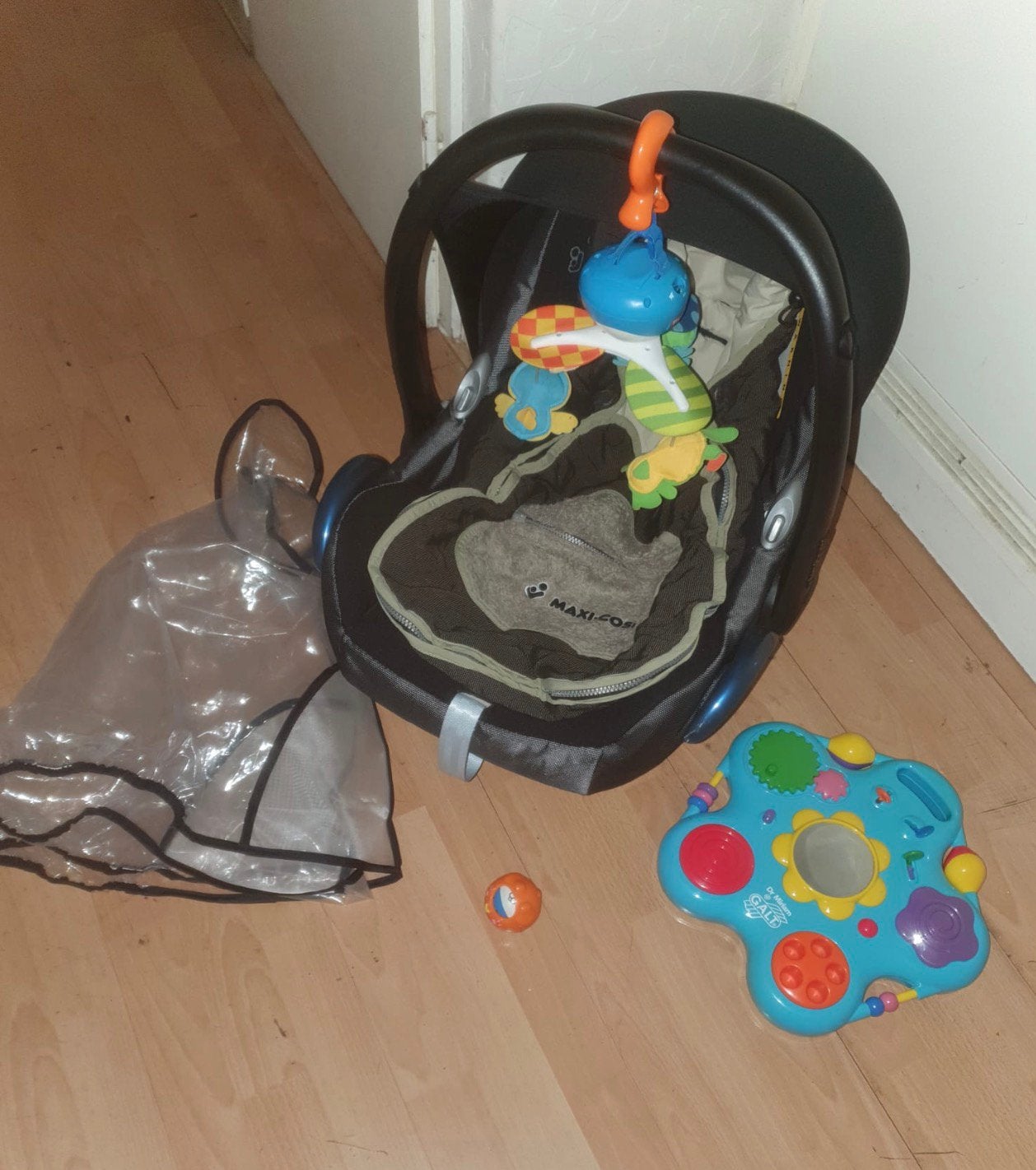 Maxi cosi Cabrio fix Autostoel met voetenzak en speelgoed, Ophalen, Gebruikt, Zijbescherming, Isofix