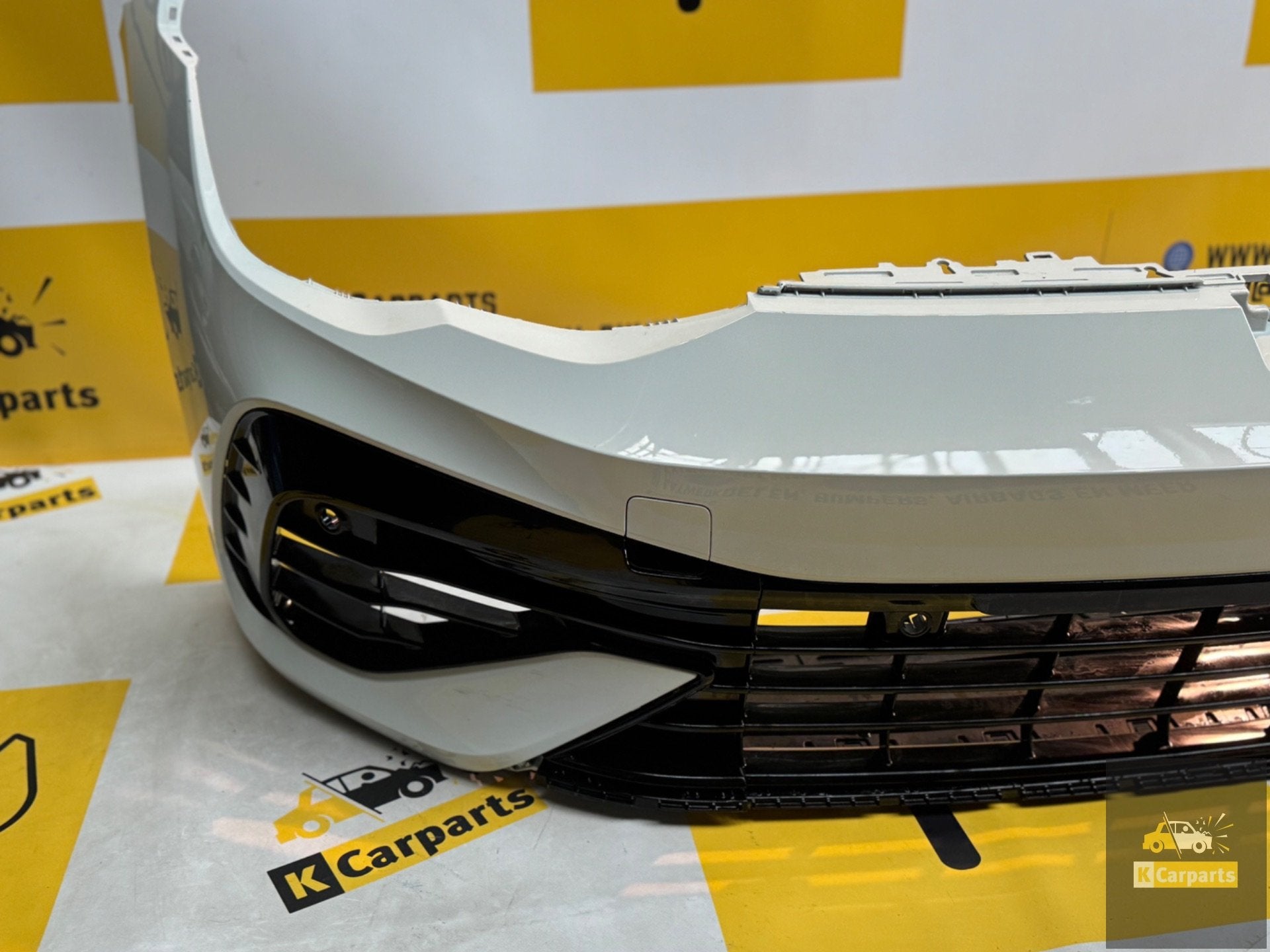 VOLKSWAGEN GOLF 8 R R20 VOORBUMPER 6xPDC 5H0807221E LC9A, Auto-onderdelen, Gebruikt, Volkswagen AG, Bumper, Berliner Ring 2
38440  Wolfsburg, DE