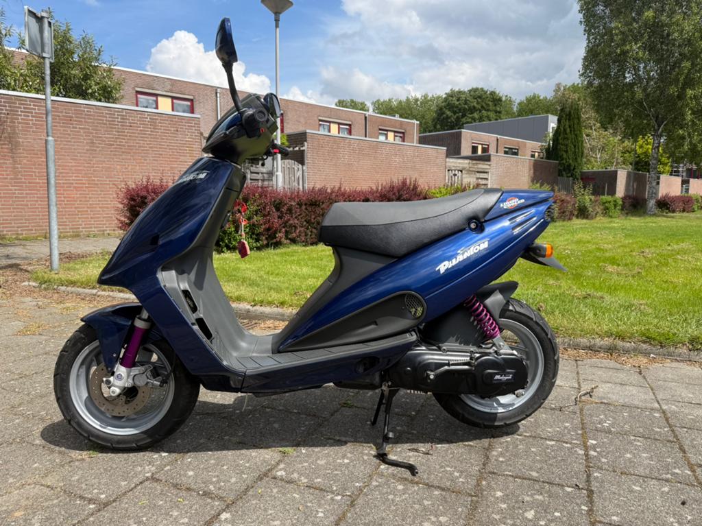 Unieke opnieuw opgebouwde Malaguti Phantom F12 LC bj 98, Fietsen en Brommers, Ophalen, Zo goed als nieuw, Benzine