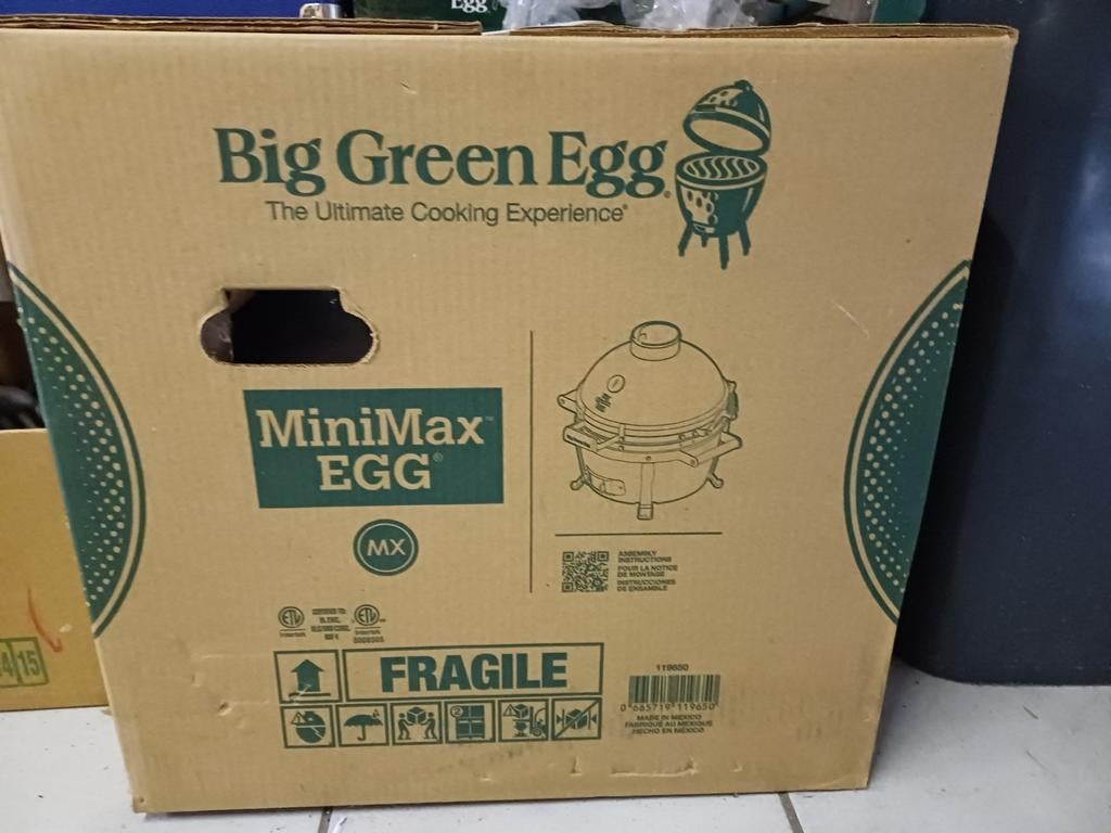 Big Green Egg MiniMax BBQ  en convEGGtor- Nieuw in doos, Tuin en Terras, Ophalen, Nieuw, Big Green Egg, Met accessoires