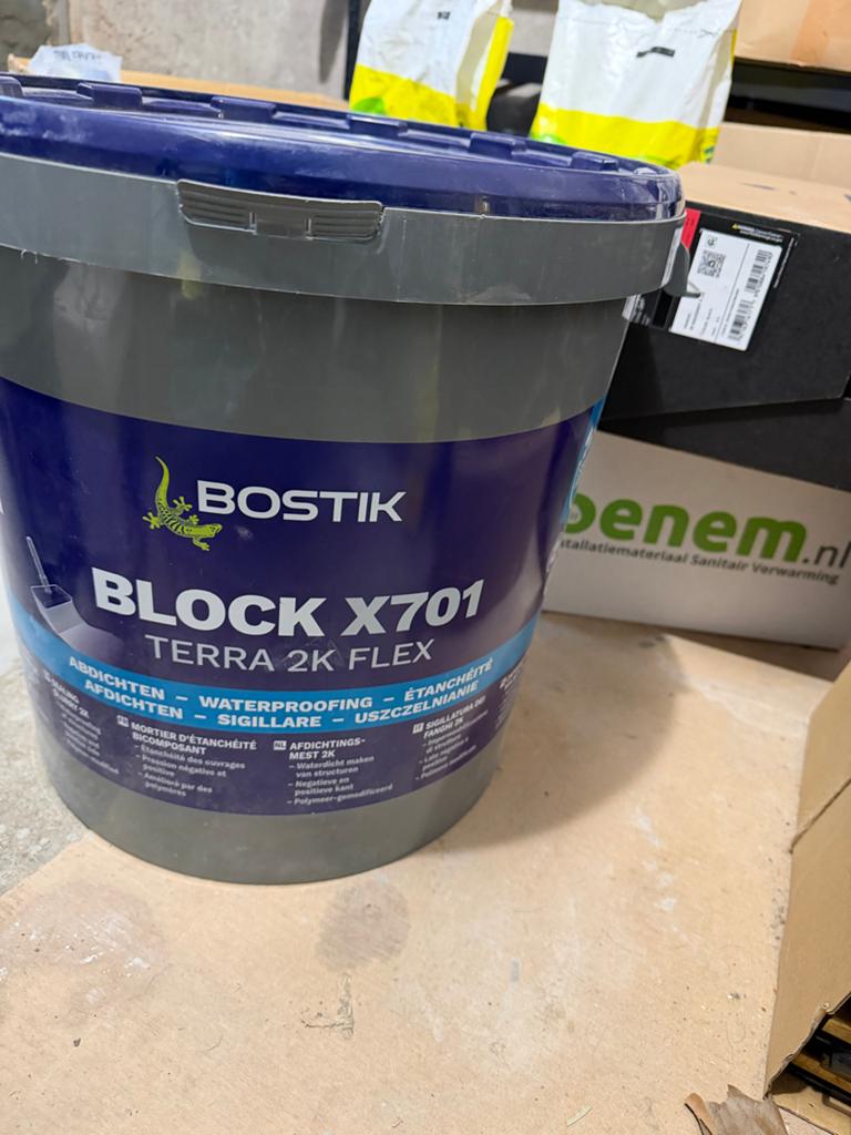Bostik Block X701 Terra 2K Flex Afdichtingsmortel, Doe-het-zelf en Verbouw, Verf, Beits en Lak, Nieuw, Verf, 10 tot 15 liter, Grijs