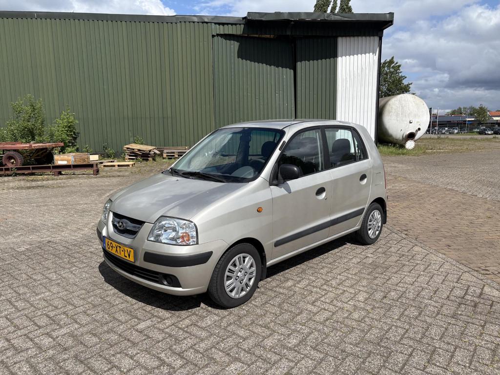 Hyundai Atos 1.1i Active Joy EXPORT ONLY!, Auto's, Hyundai, Voorwielaandrijving, Stof, 31 €/maand, 4 cilinders