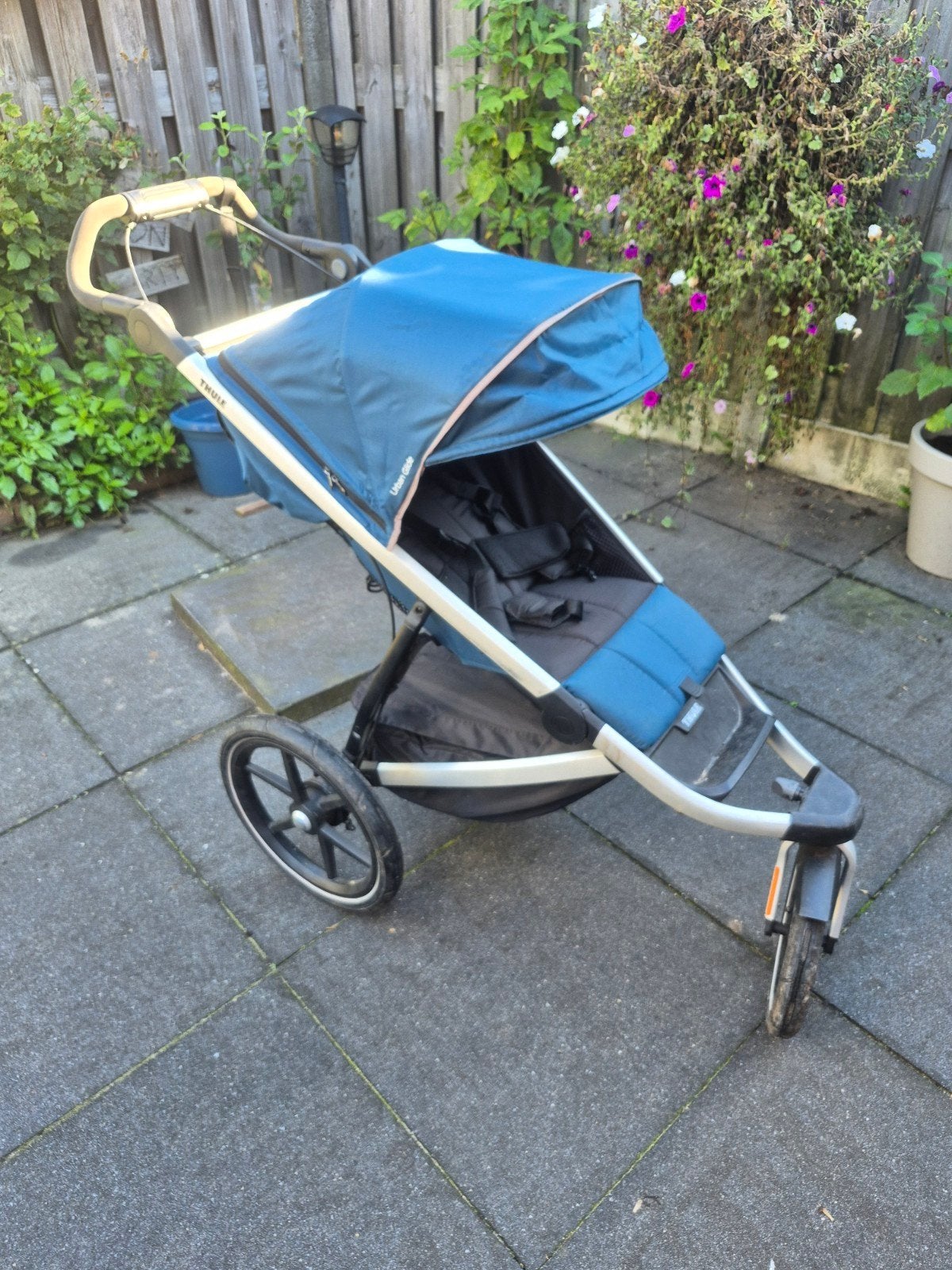Thule Urban Glide 2 met muskietennet en regenhoes, Ophalen, Kinderwagen, Overige merken, Gebruikt