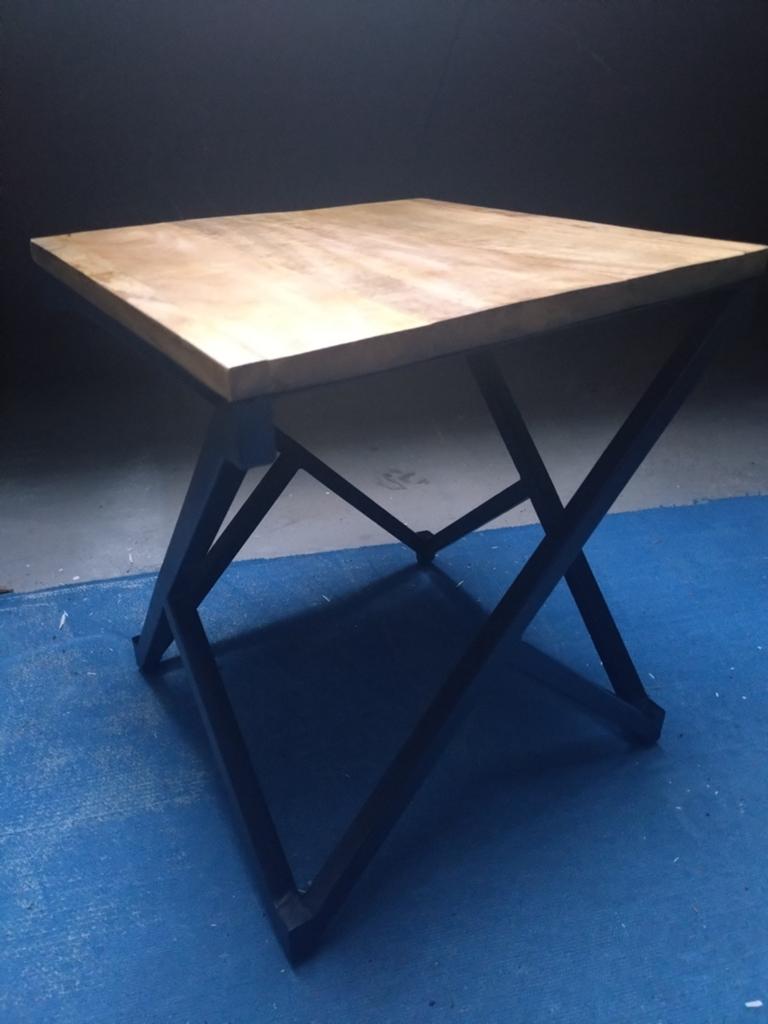 Mooie mango hout tafeltje, Ophalen of Verzenden, Zo goed als nieuw