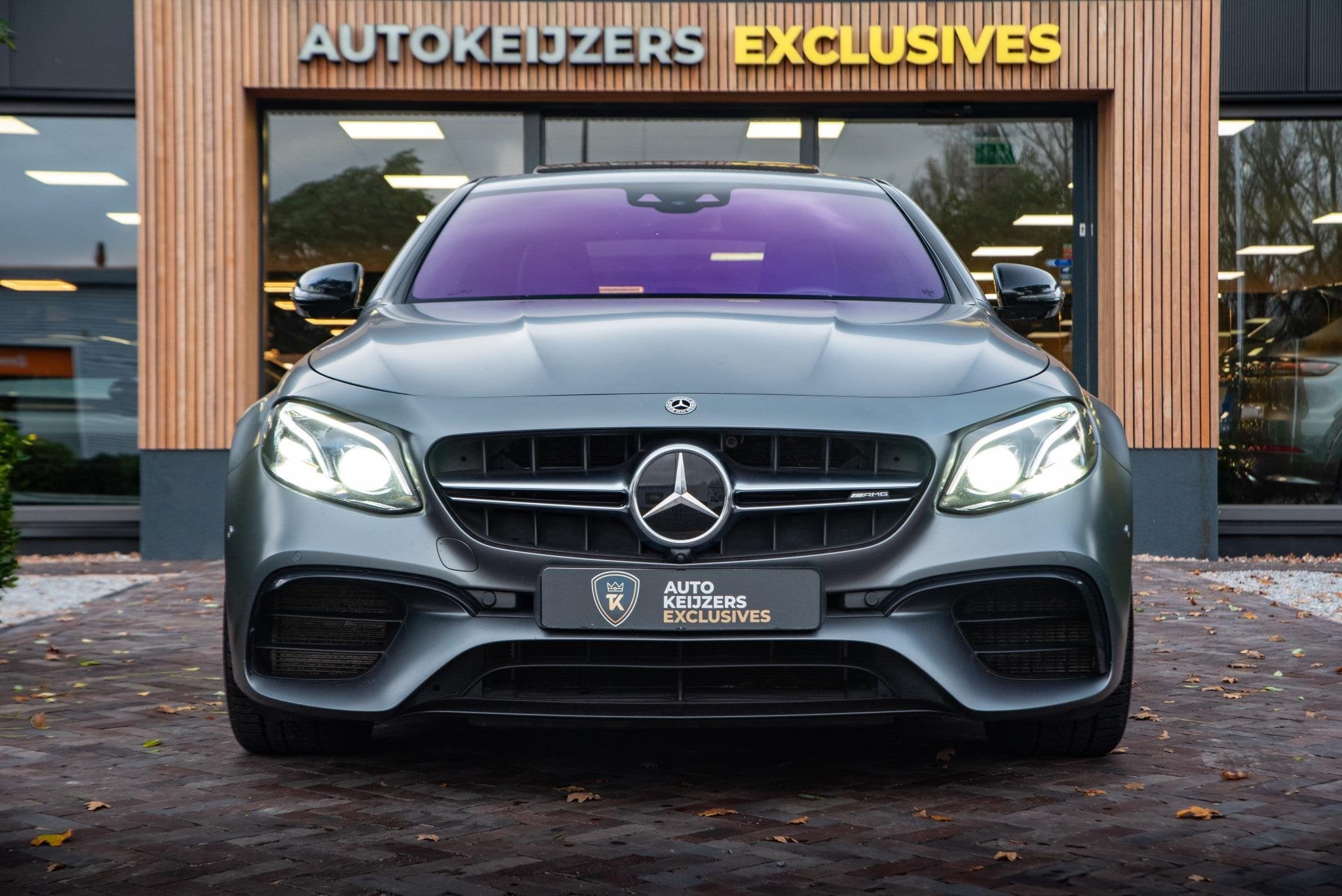 Foto 3 van Mercedes-Benz E-klasse AMG 63 4MATIC Premium Plus Schuifdak