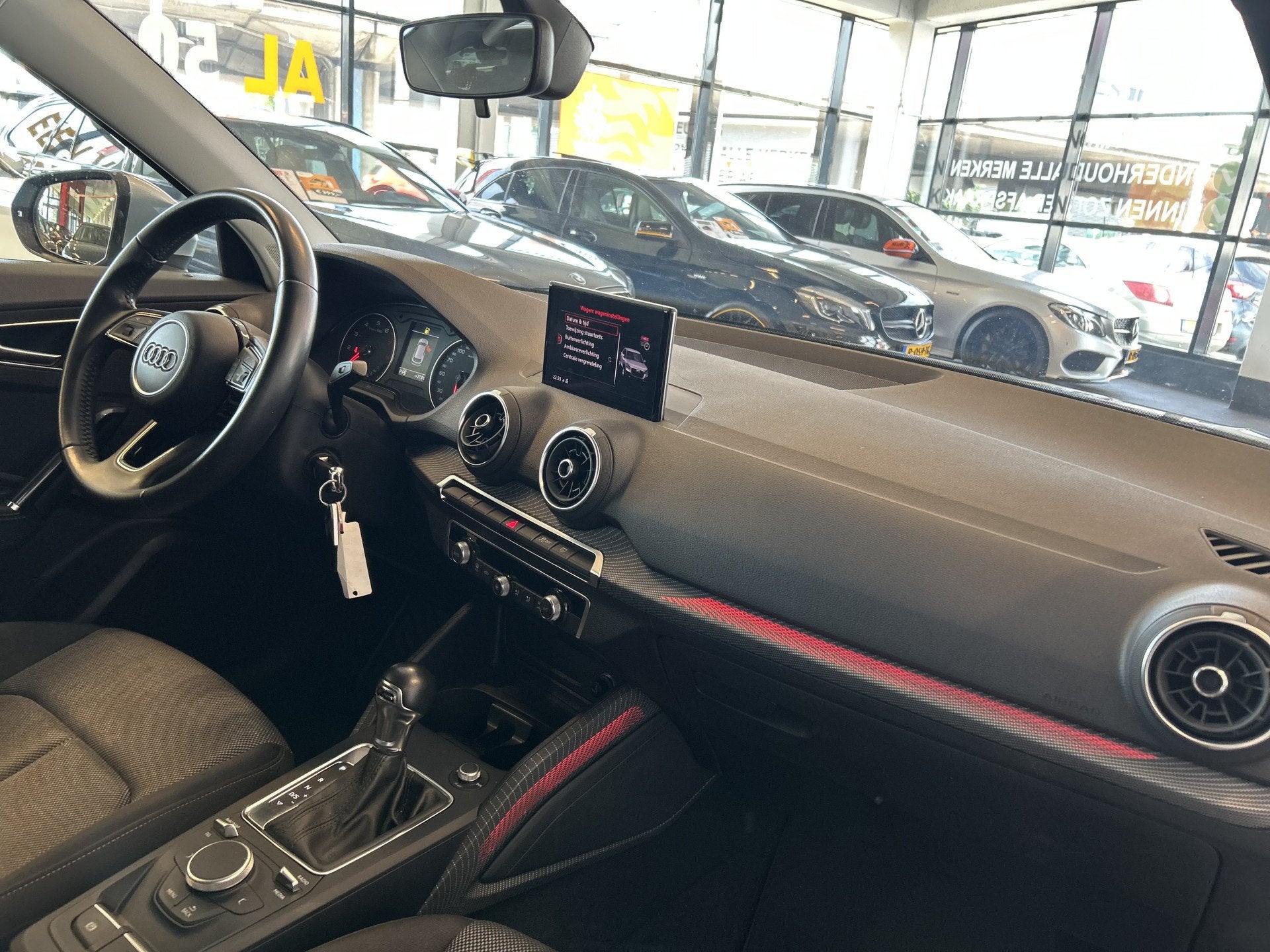 Audi Q2 1.4 TFSI CoD #limited AUTOMAAT/DEALER OND /NAVI/CLIM, Auto's, 12 maanden, Stof, Gebruikt, 4 cilinders