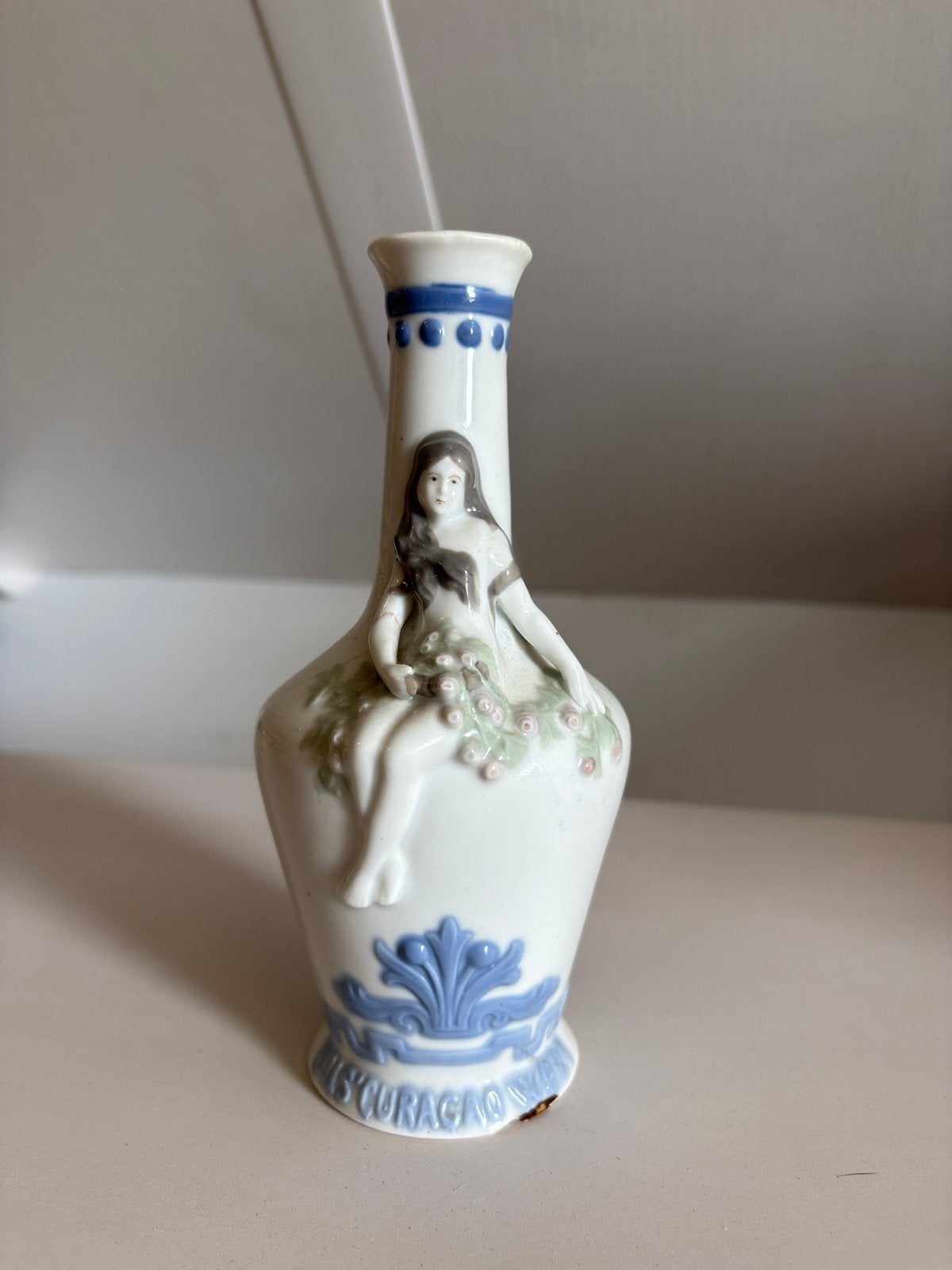 Antieke Bols Jenever fles met dame - Curacao, Ophalen