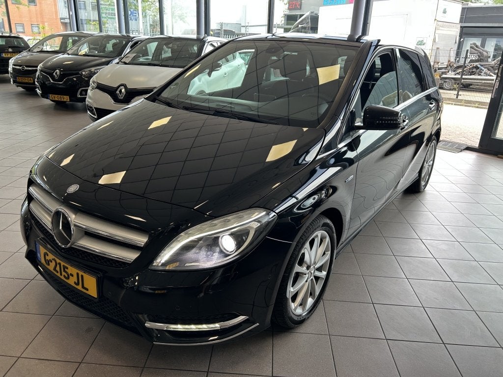 Mercedes-Benz B-Klasse 180 Ambition Climat in NW STAAT NW AP, Gebruikt, 1295 kg, 4 cilinders, Zwart