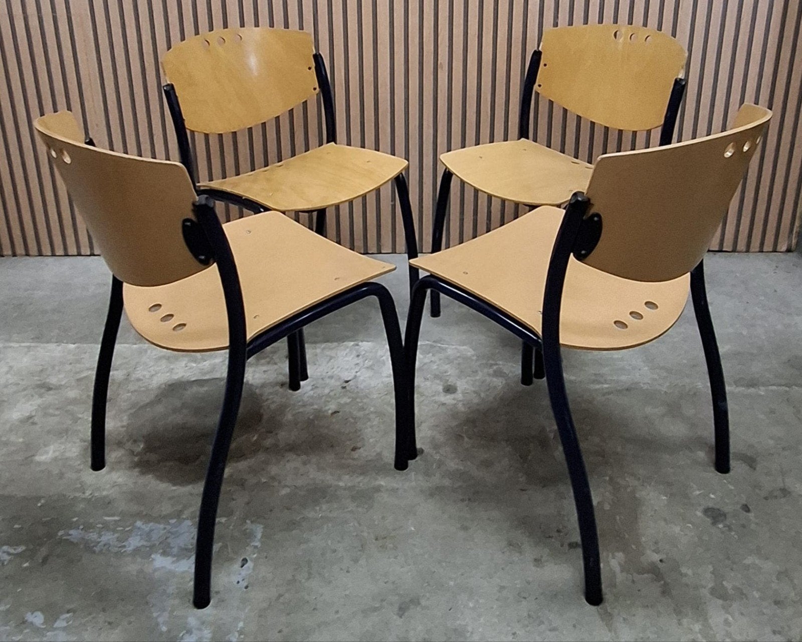 98 x schoolstoelen hout kantine stoelen vergaderstoelen cafe, Ophalen of Verzenden, Zo goed als nieuw, Hout, Vijf, Zes of meer stoelen