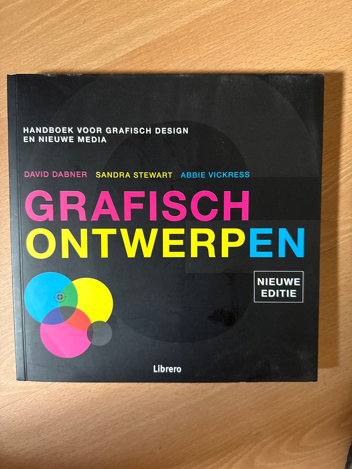 Handboek Grafisch Ontwerpen en Nieuwe Media - Nieuwe Editie, Boeken, Ophalen of Verzenden, Zo goed als nieuw, Overige onderwerpen
