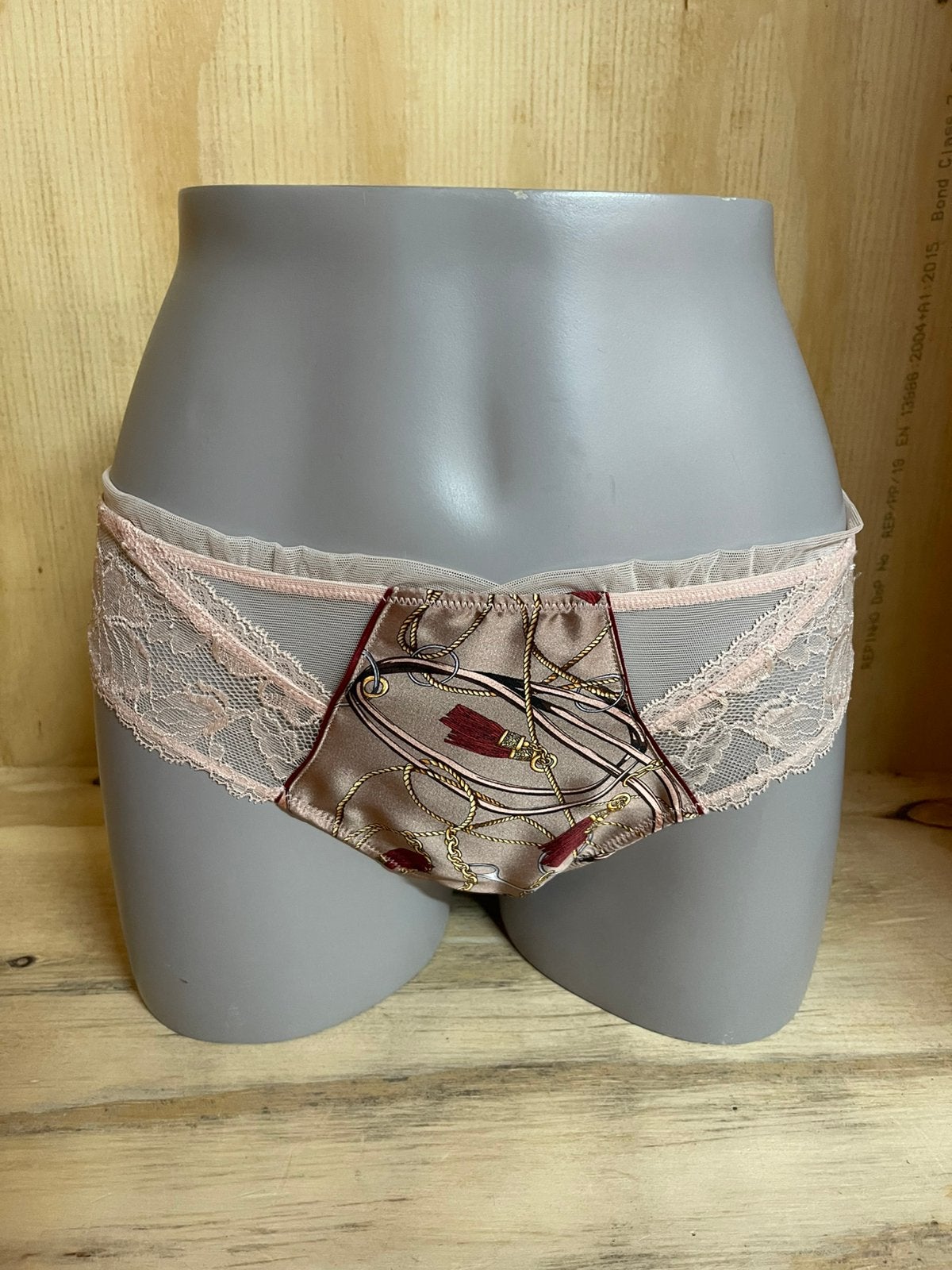 Lise charmel luxe string Maat 38 Model seduction cavaliere, Verzenden, Beige