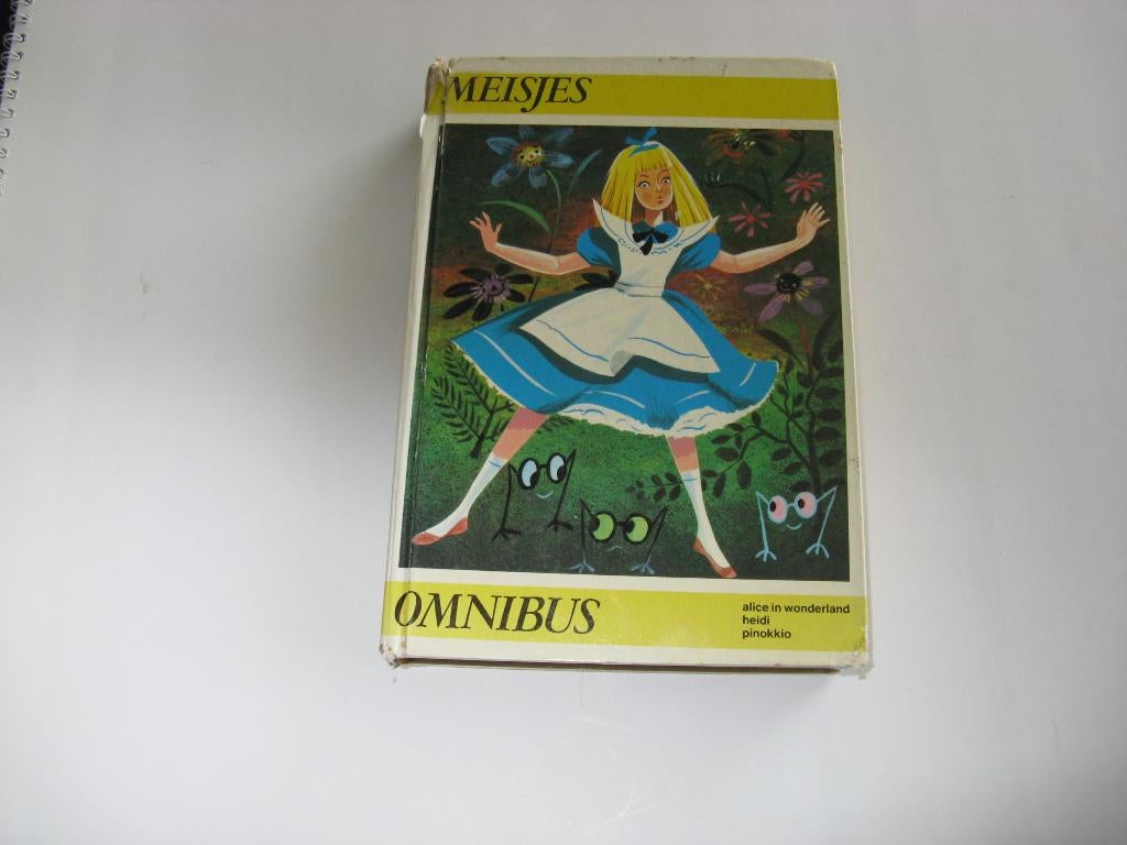 Meisjes Omnibus met Alice in Wonderland,, Boeken, Ophalen of Verzenden, Gelezen, Fictie algemeen