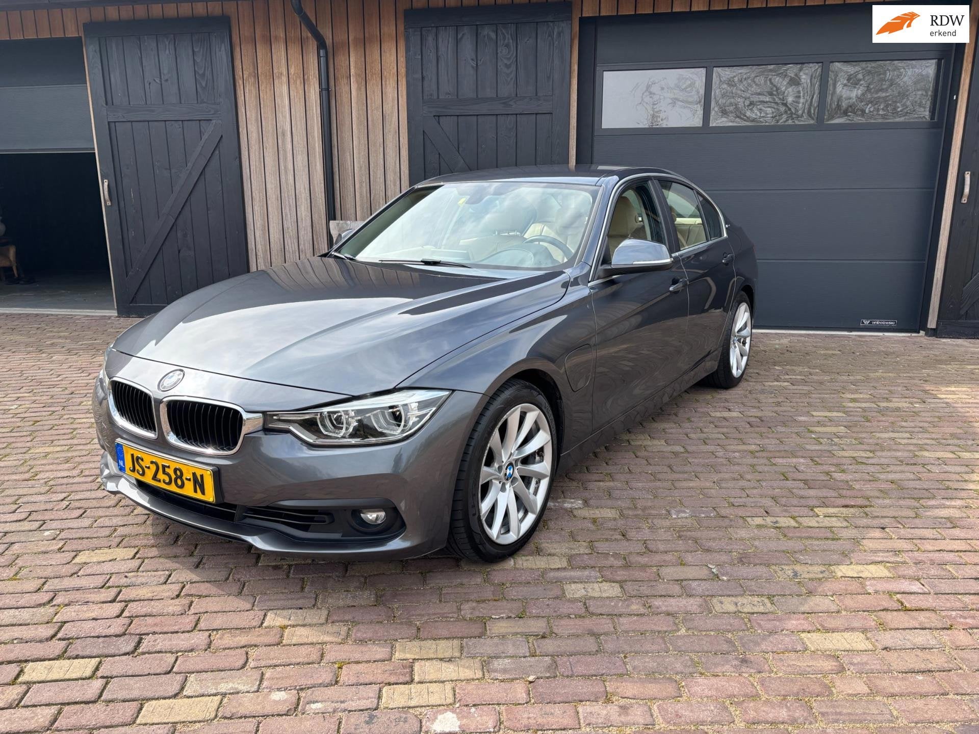 BMW 3-serie 330e,HYBRIDE, LEER ,NAVI ,TREKHAAK, DUBBELSET WI, Automaat, 1998 cc, Achterwielaandrijving, Gebruikt