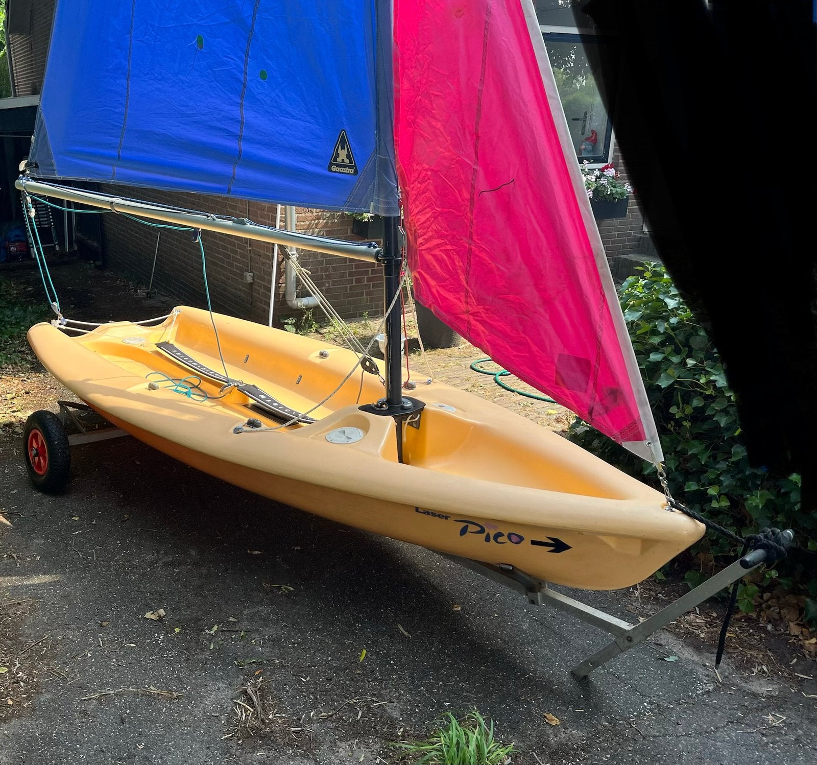 Laser Pico met kar, Watersport en Boten, Zeilen en Zeiltoebehoren, Ophalen, Gebruikt, Grootzeil, Minder dan 15 m²