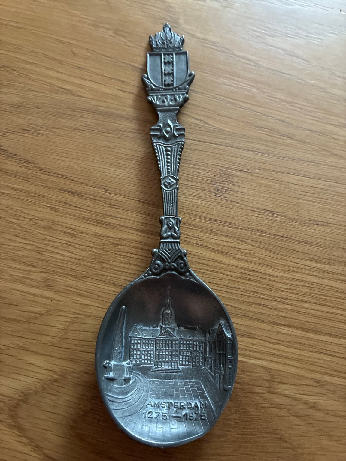 Tinnen herdenkingslepel Amsterdam 1275-1975, Verzenden