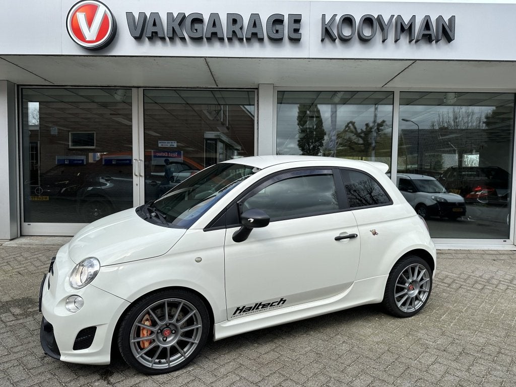 Abarth 595 1.4-16V Abarth | 300+ pk! | Bombardone 2.0 exhaus, 15 km/l, 4 cilinders, Wit, 272 pk