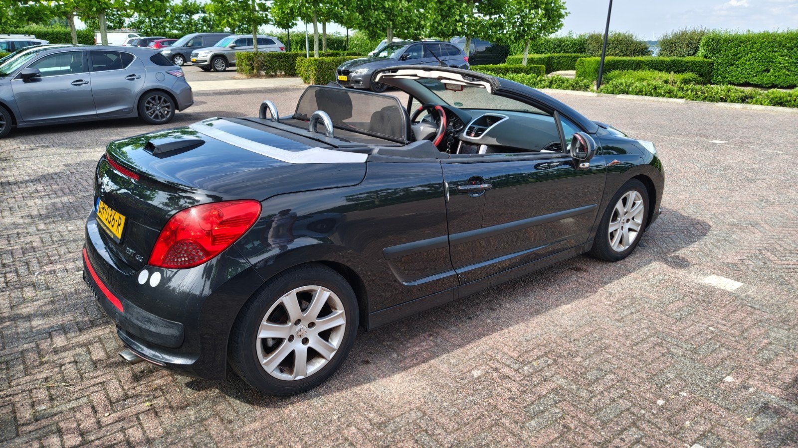 Peugeot 207 1.6 16V CC 88KW 2008 Zwart, Auto's, Voorwielaandrijving, 15 km/l, 4 cilinders, Cabriolet