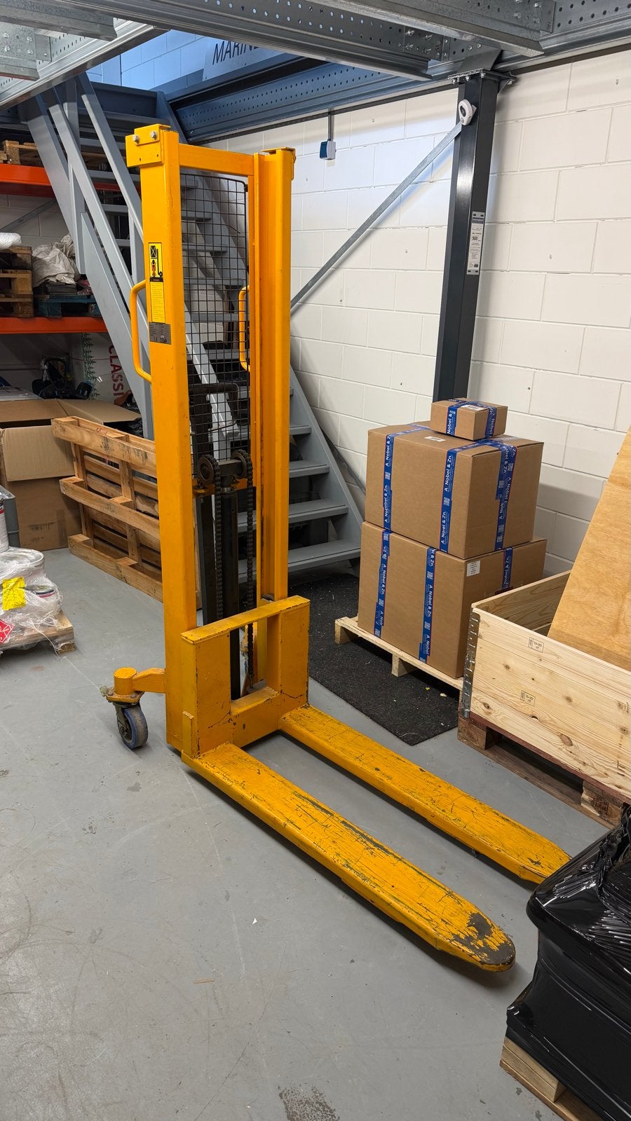 Handmatige Stapelaar - 1000 kg hefcapaciteit, 1000 tot 2000 kg, Ophalen, Handmatig, Stapelaar