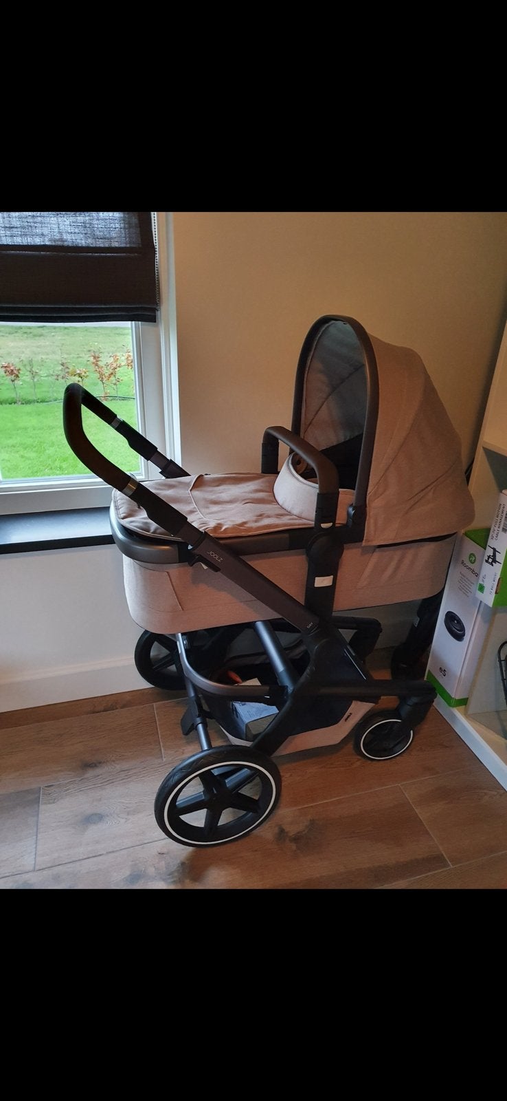 Joolz kinderwagen met accessoires (kleur taupe), Kinderen en Baby's, Gebruikt, Luchtbanden, Combiwagen, Ophalen