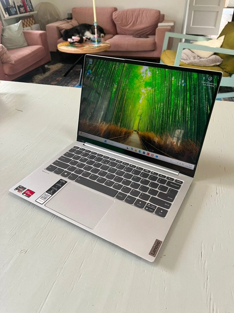 YOGA Slim 7, 13" laptop, Computers en Software, Windows Laptops, Ryzen 5 5600U, Gebruikt, 2 tot 3 Ghz, Qwerty