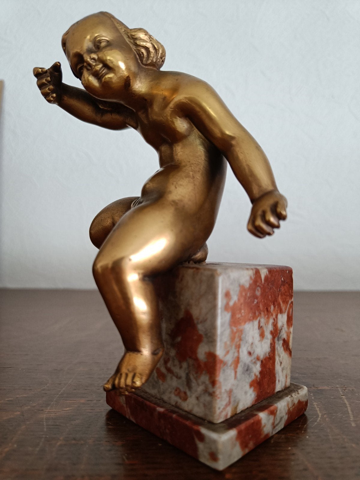 Oude bronzen Putti /Cherubijn op marmer., Overige onderwerpen, Minder dan 20 cm, Gepatineerd, Ophalen of Verzenden