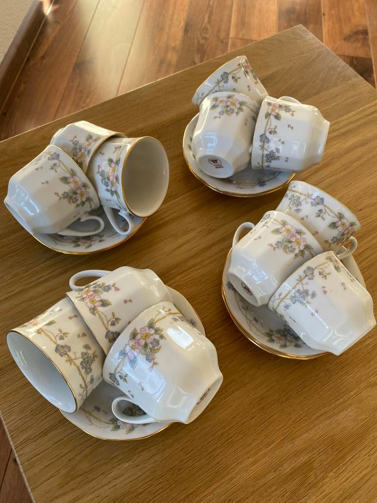 9 kopjes- ideaal voor high tea, Huis en Inrichting, Keuken | Servies, Gebruikt, Ophalen of Verzenden, Overige stijlen, Kop(pen) en/of Schotel(s)