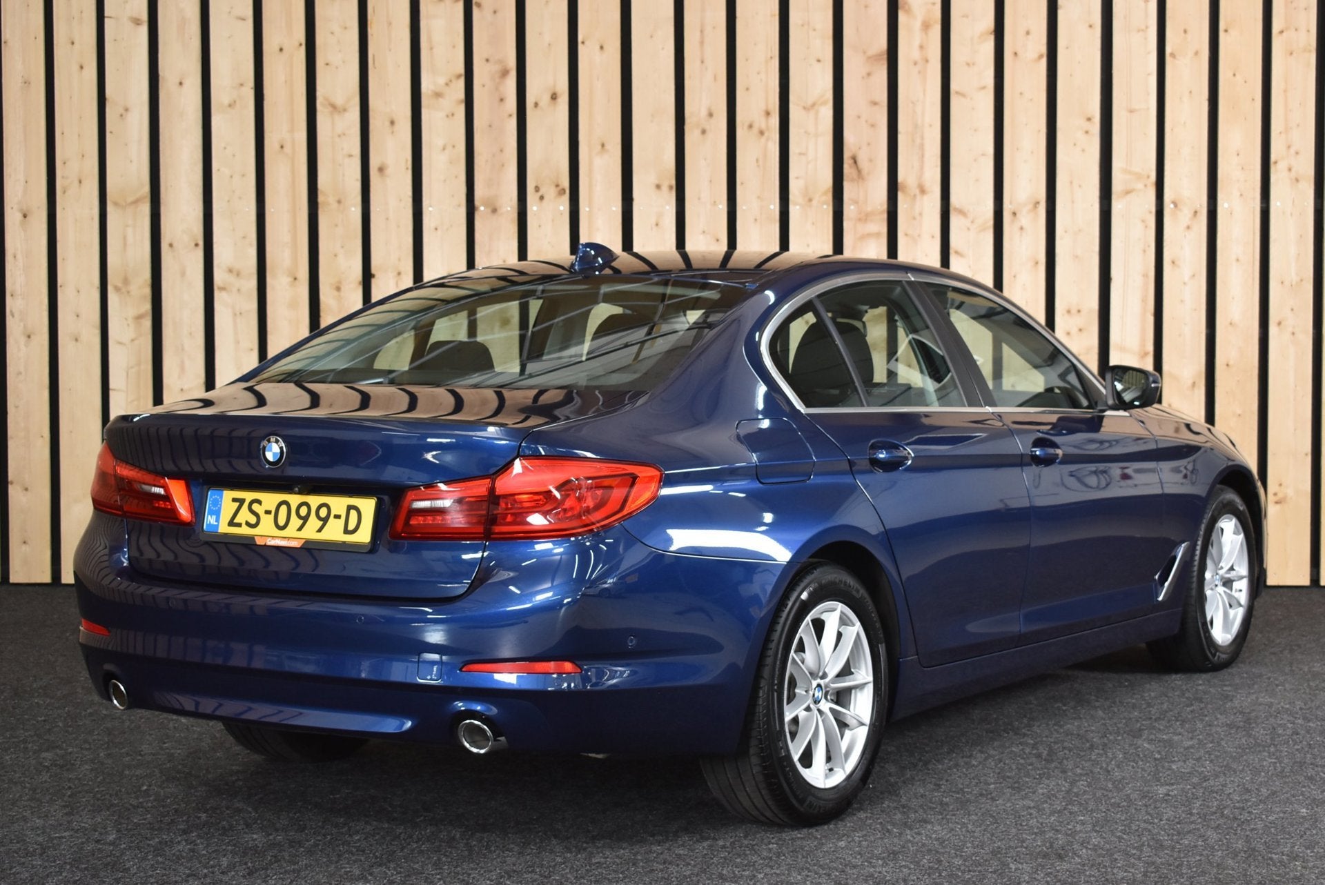 BMW 5-serie 520i Executive Edition 115dkm Carplay 2e eig NL-, Auto's, Automaat, 1998 cc, Gebruikt, Euro 6