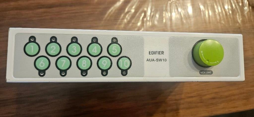 Edifier AUA-SW10 Audio switcher volume regeling Mute 10 inga, Ophalen of Verzenden, Zo goed als nieuw