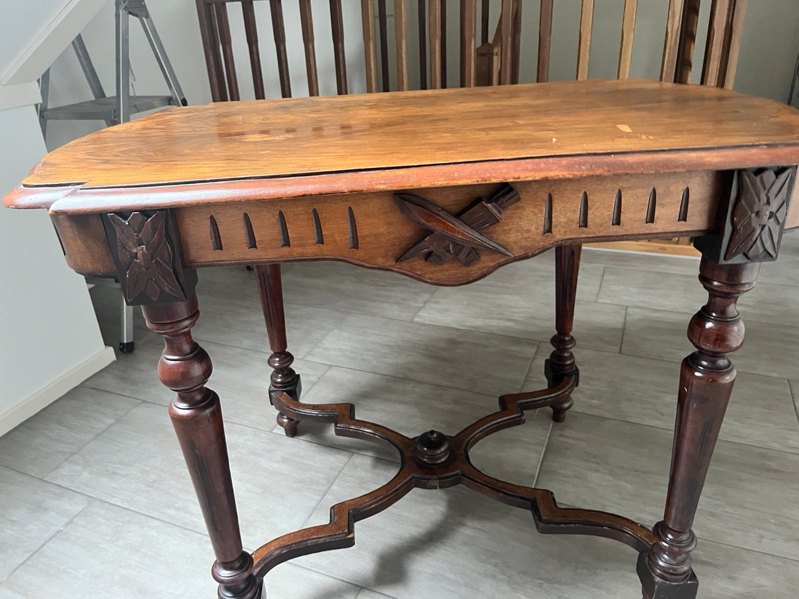 Mooie antieke bijzet tafel, Ophalen