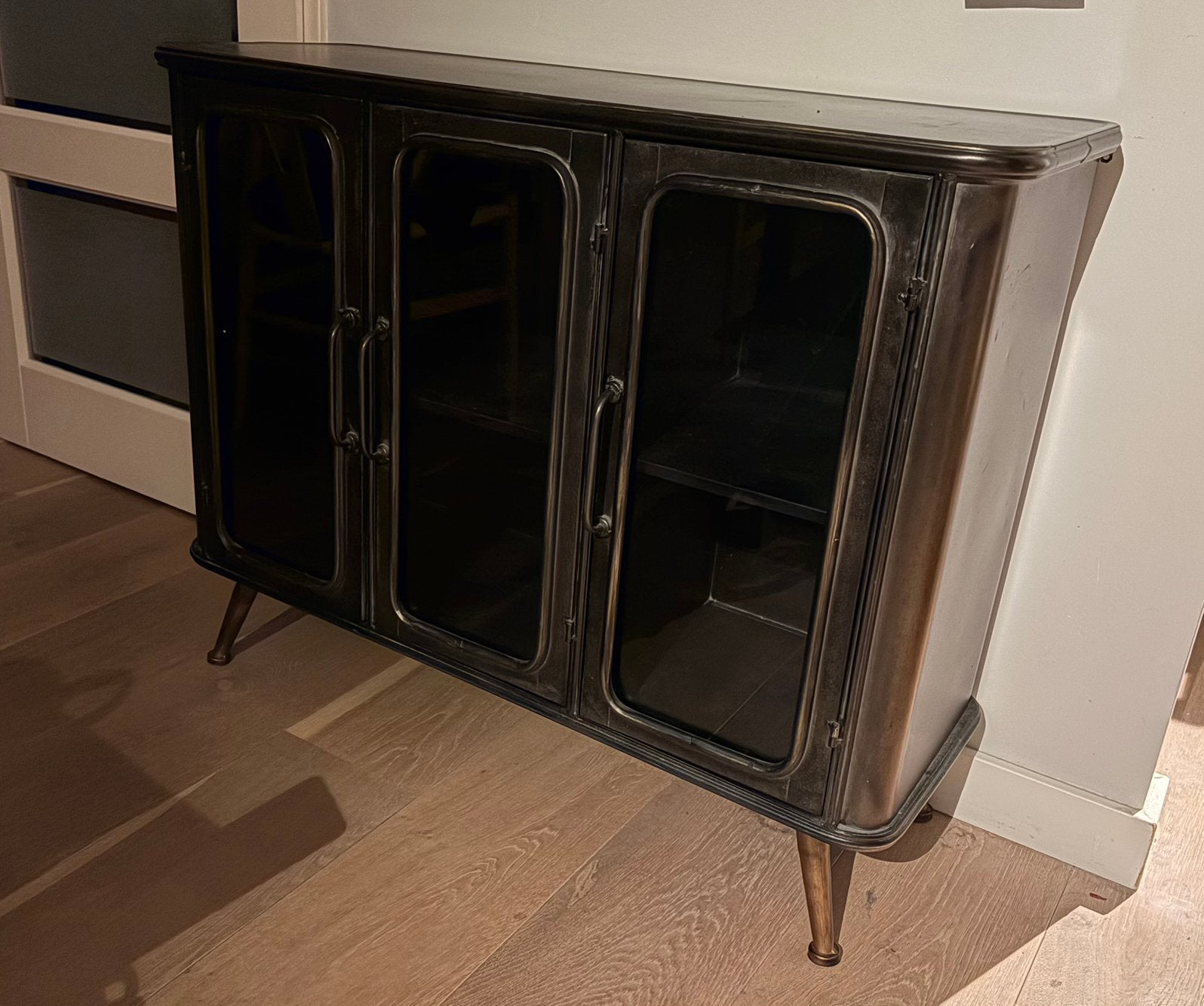 Dutchbone Denza Dressoir – Zwart – Vintage / Industrieel, Ophalen, 100 tot 150 cm, Zo goed als nieuw, Metaal