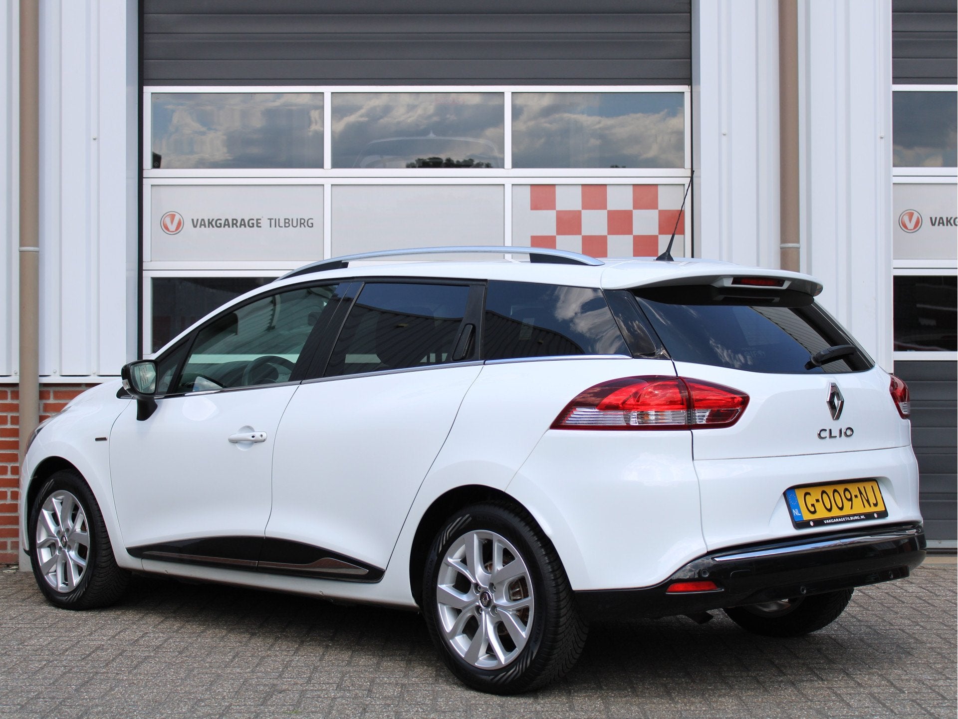 Renault Clio Estate 0.9 TCe 90PK Limited /NAVI/PDC/Donker gl, 898 cc, Stof, Gebruikt, Euro 6