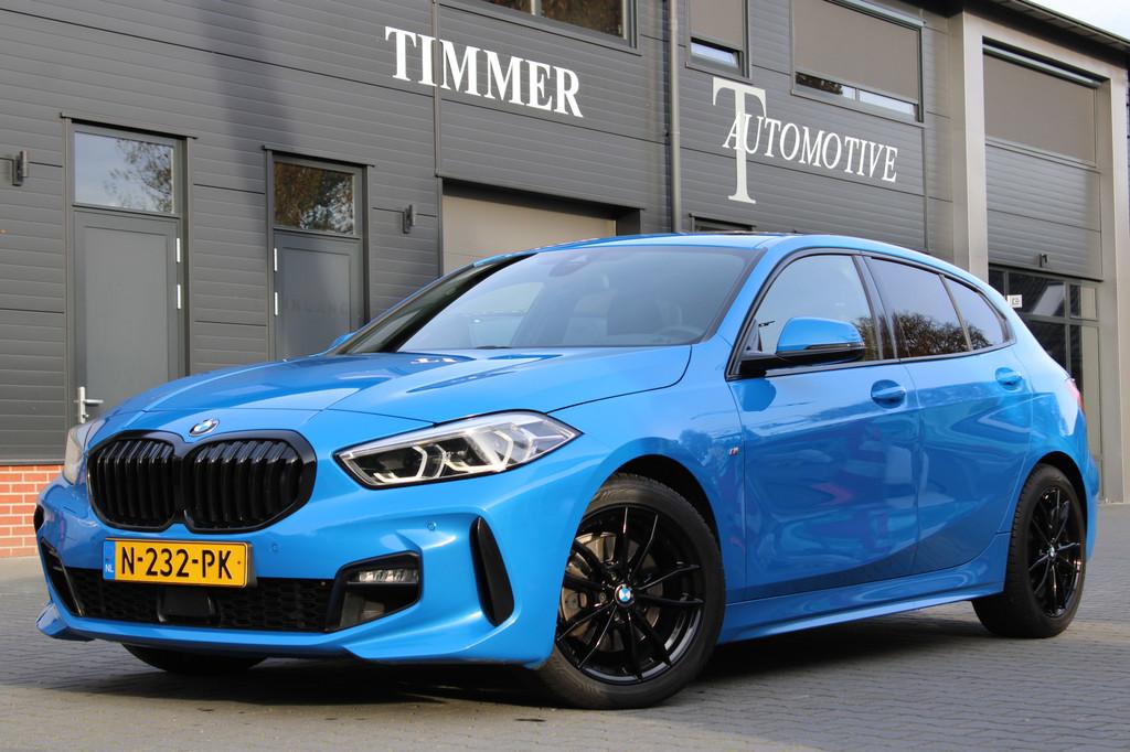 BMW 1-serie 118i High Executive M Sport 17 inch - Schuif kan, Auto's, BMW, Gebruikt, Automatische klimaatregeling, Blauw, Leder en Stof