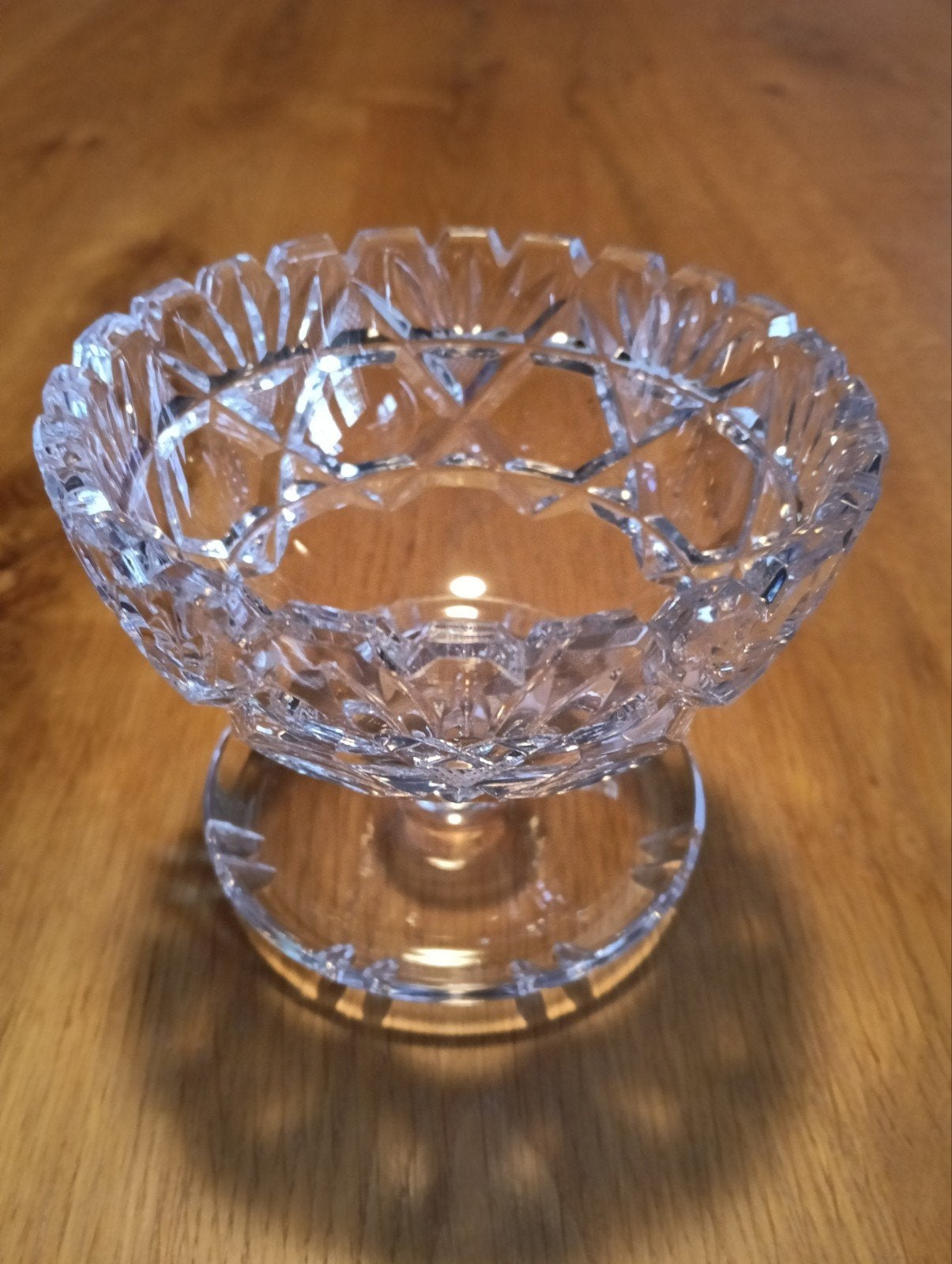 Kristallen schaaltje op voet, geslepen glas., Antiek en Kunst, Ophalen of Verzenden
