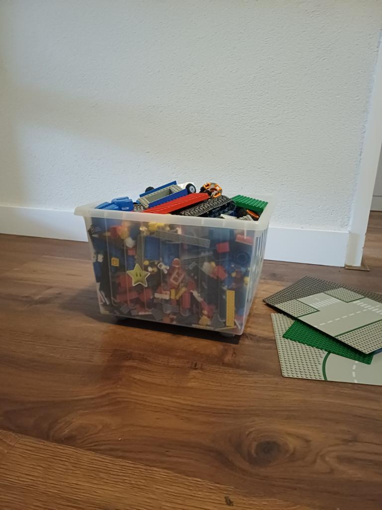 Grote krat vol diverse LEGO bouwstenen en onderdelen, Gebruikt, Inclusief extra onderdelen, Lego, Ophalen of Verzenden